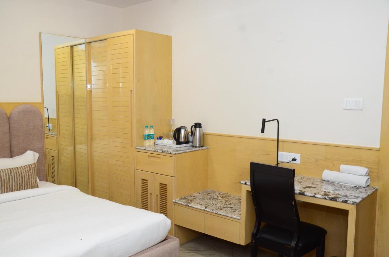 Crytsal Residency Hotel Ranchi Ngoại thất bức ảnh