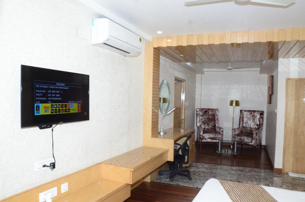 Crytsal Residency Hotel Ranchi Ngoại thất bức ảnh