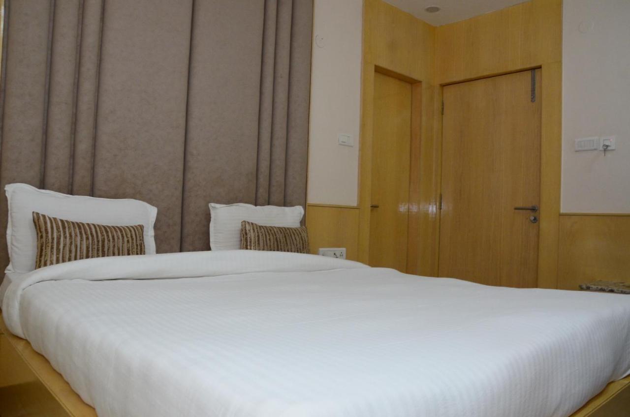 Crytsal Residency Hotel Ranchi Ngoại thất bức ảnh
