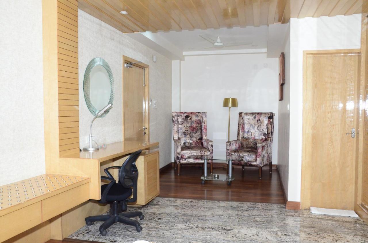 Crytsal Residency Hotel Ranchi Ngoại thất bức ảnh