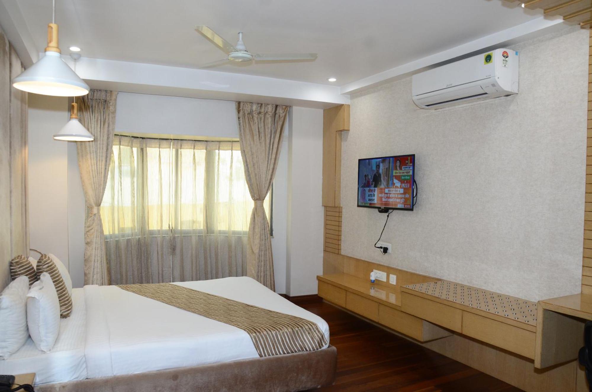 Crytsal Residency Hotel Ranchi Ngoại thất bức ảnh