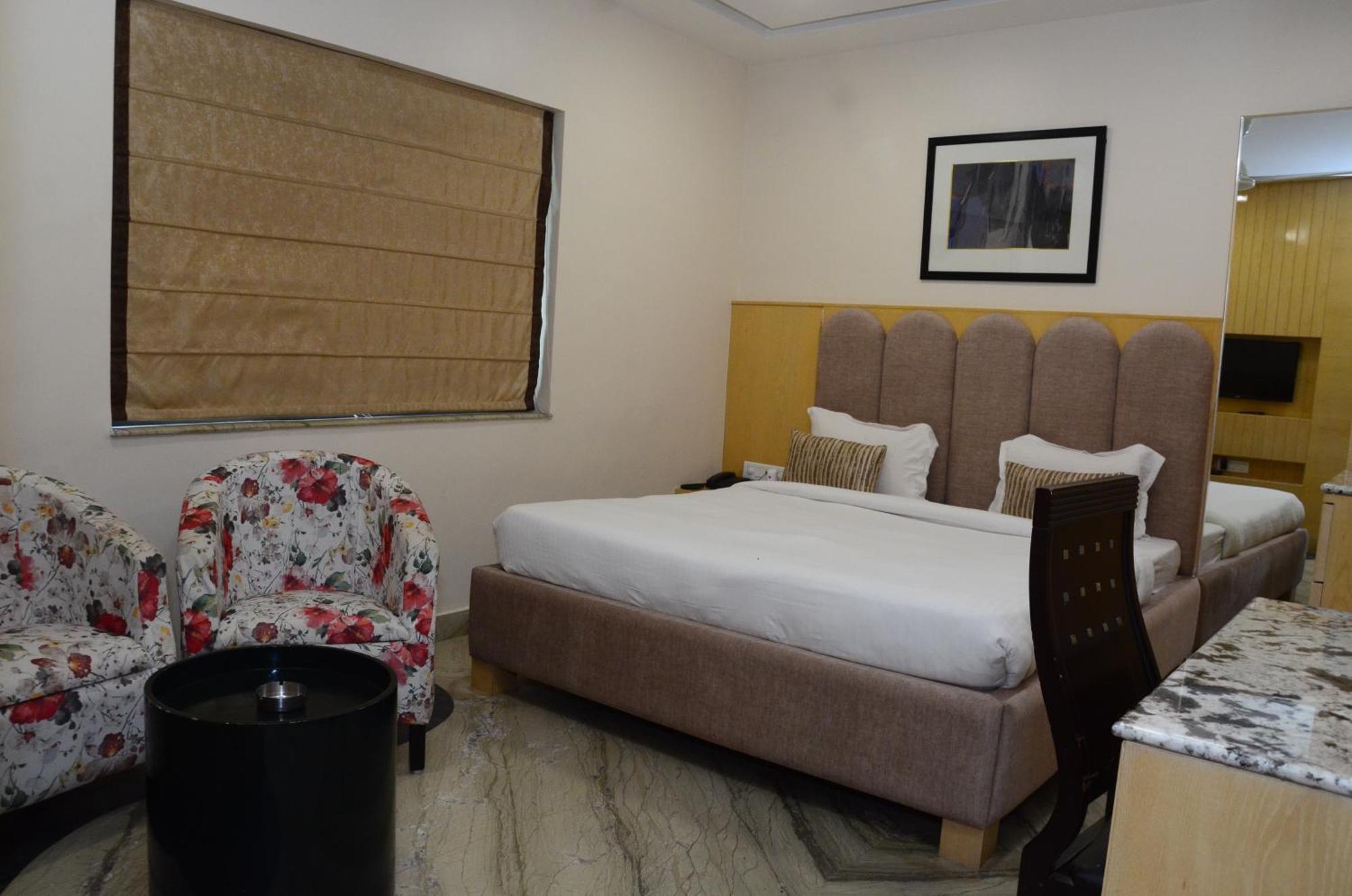Crytsal Residency Hotel Ranchi Ngoại thất bức ảnh